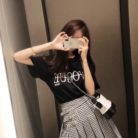 男生女生一起差差打扑克截图