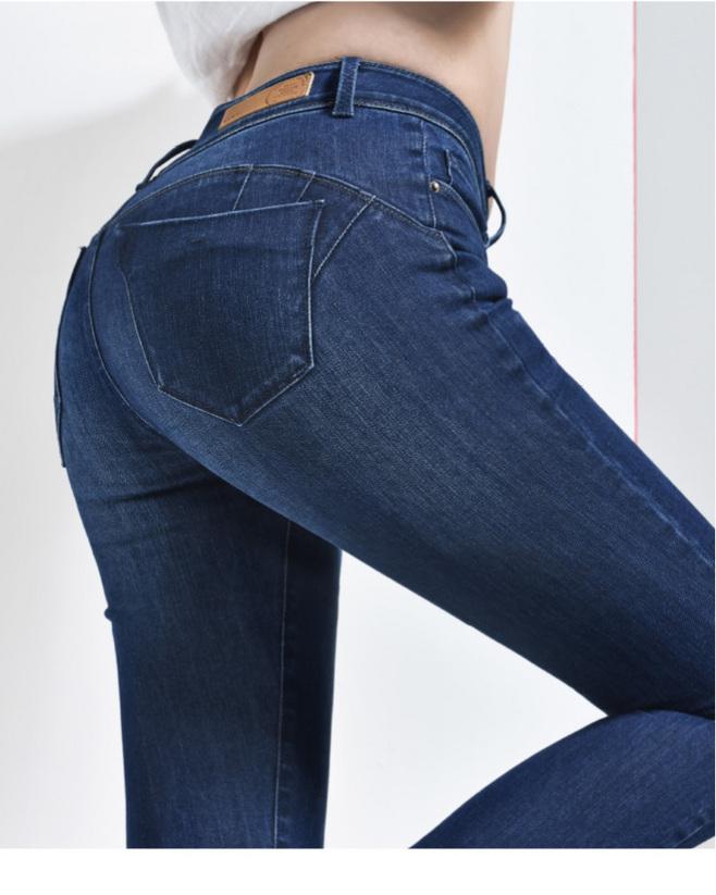 广西钦州：千年坭兴陶古龙窑开窑