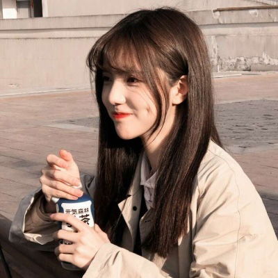 全网群嘲“粉底液将军” 将军魅力不在颜值 而在风骨